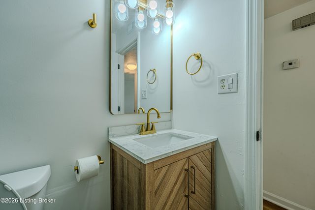 5805 Spicewood Ln, Louisville, KY 40219