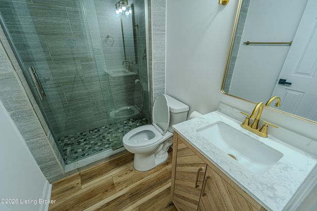 5805 Spicewood Ln, Louisville, KY 40219