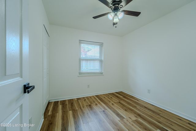 5805 Spicewood Ln, Louisville, KY 40219