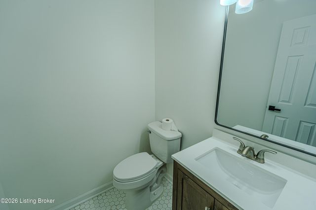 5805 Spicewood Ln, Louisville, KY 40219