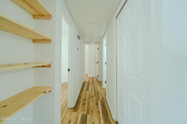 5805 Spicewood Ln, Louisville, KY 40219