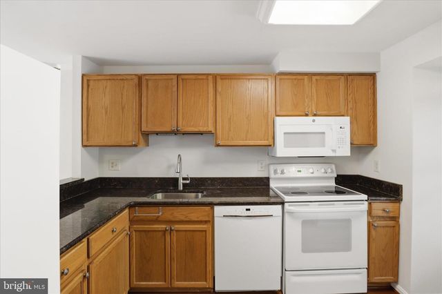 1773 WHISPERHILL DR, Reston, VA 20194