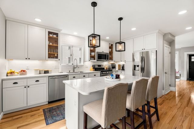 46 Lamoille Ave, Haverhill, MA 01835