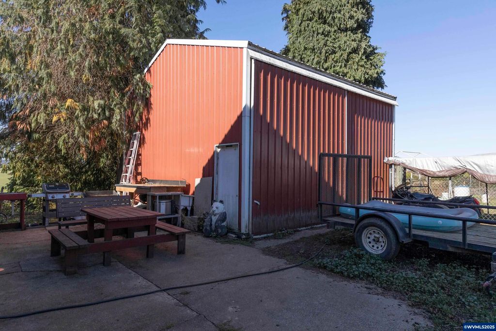 Image 19 of property listing at 19800 SW Briedwell Rd, Mcminnville, OR 97128