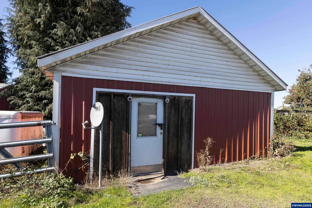 Image 22 of property listing at 19800 SW Briedwell Rd, Mcminnville, OR 97128