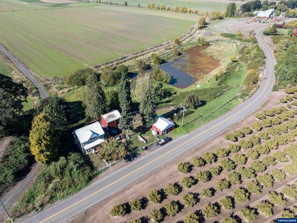 Image 25 of property listing at 19800 SW Briedwell Rd, Mcminnville, OR 97128