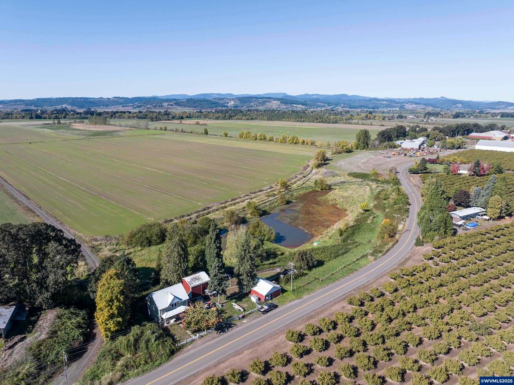 Image 26 of property listing at 19800 SW Briedwell Rd, Mcminnville, OR 97128