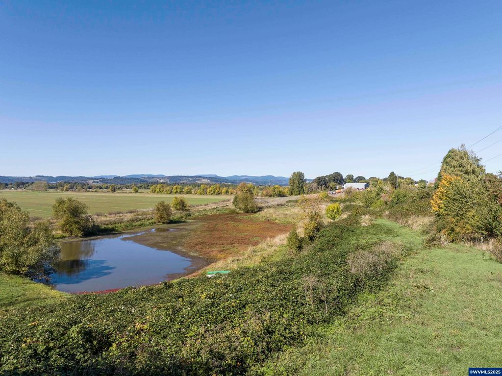 Image 27 of property listing at 19800 SW Briedwell Rd, Mcminnville, OR 97128