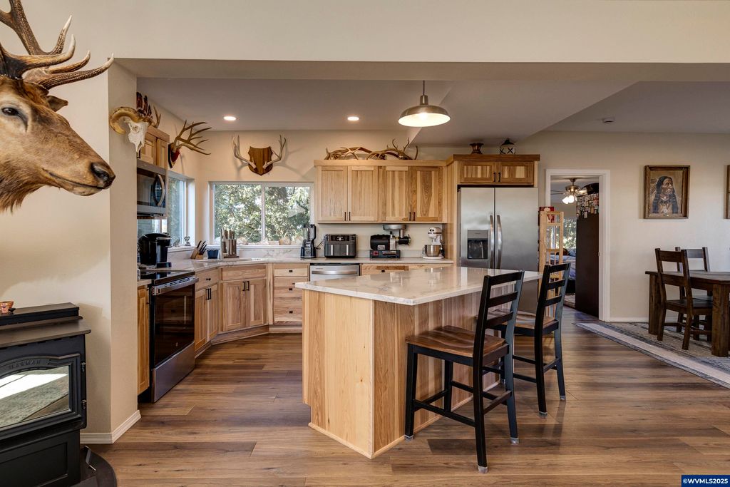 Image 8 of property listing at 19800 SW Briedwell Rd, Mcminnville, OR 97128