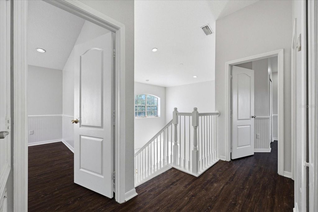 Image 19 of property listing at 8123 CANTERBURY LAKE BOULEVARD, Tampa, FL 33619