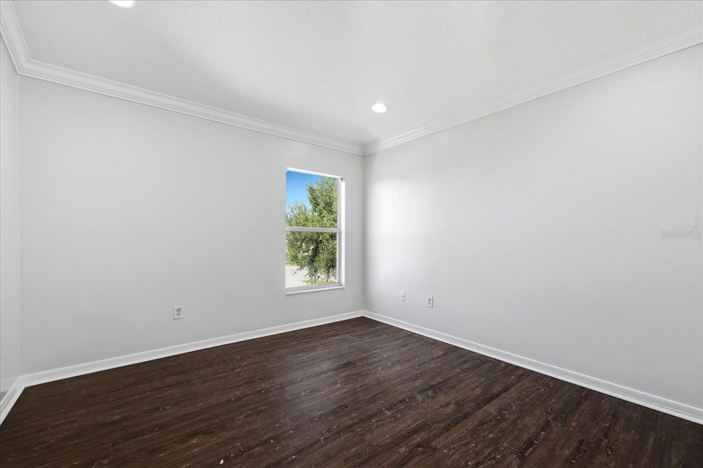Image 20 of property listing at 8123 CANTERBURY LAKE BOULEVARD, Tampa, FL 33619