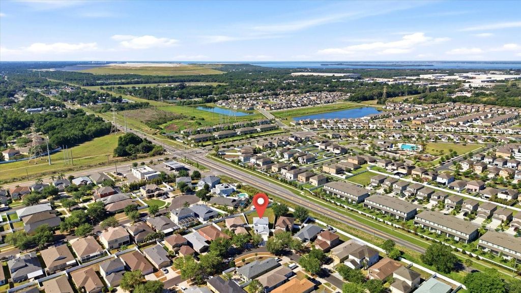 Image 27 of property listing at 8123 CANTERBURY LAKE BOULEVARD, Tampa, FL 33619