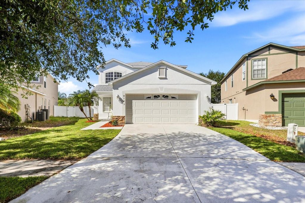 Image 32 of property listing at 8123 CANTERBURY LAKE BOULEVARD, Tampa, FL 33619