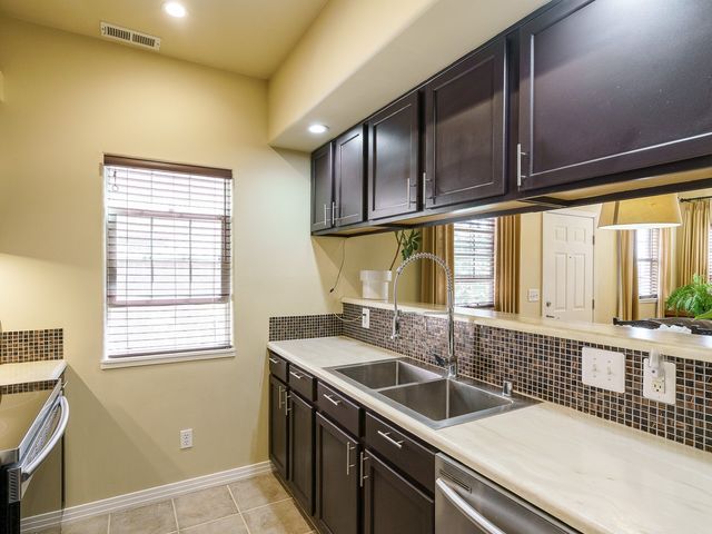 7282 Avenida El Nido, Santa Fe, NM 87507