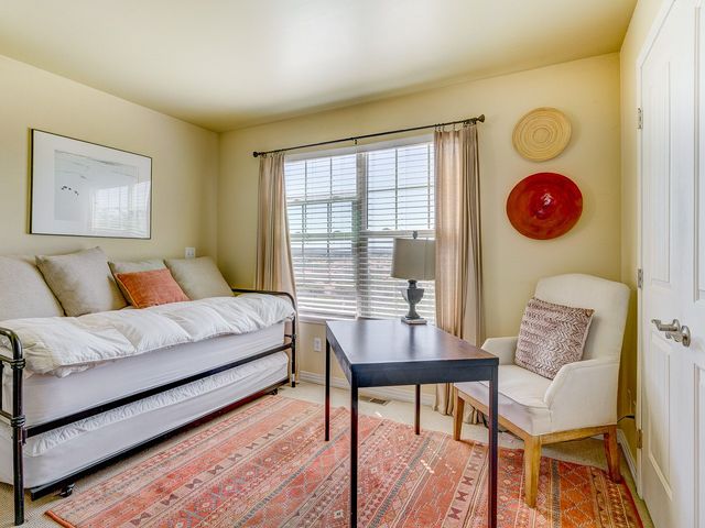 7282 Avenida El Nido, Santa Fe, NM 87507