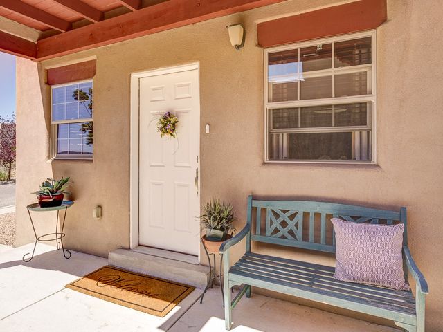 7282 Avenida El Nido, Santa Fe, NM 87507