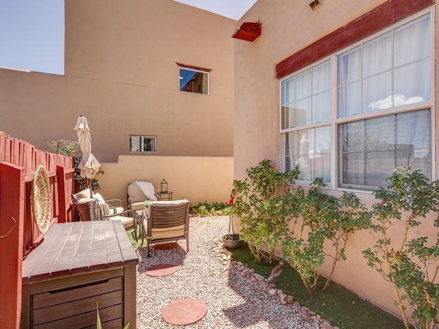 7282 Avenida El Nido, Santa Fe, NM 87507