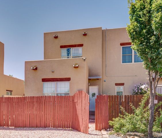 7282 Avenida El Nido, Santa Fe, NM 87507