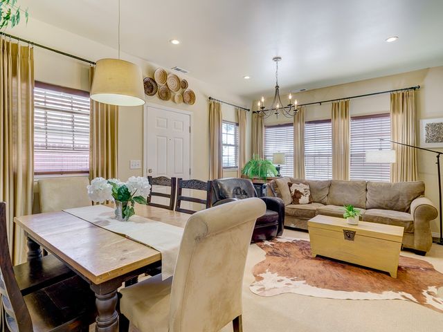 7282 Avenida El Nido, Santa Fe, NM 87507