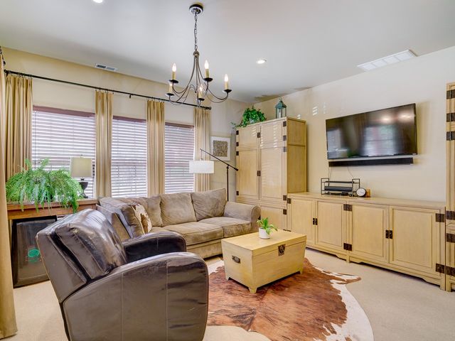 7282 Avenida El Nido, Santa Fe, NM 87507