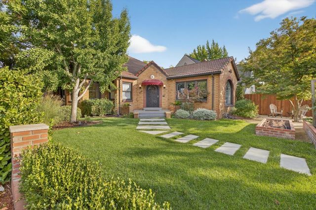 2701 Florence Pl, Sacramento, CA 95818