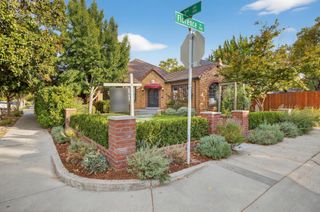 2701 Florence Pl, Sacramento, CA 95818