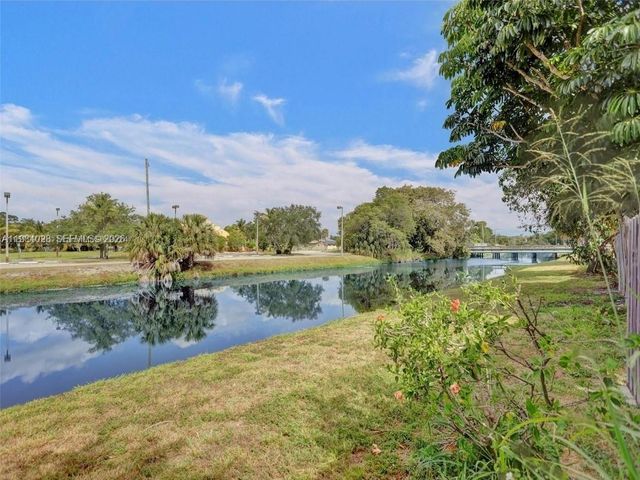 3603 Townhouse Ct, West Palm Beach, FL 33407