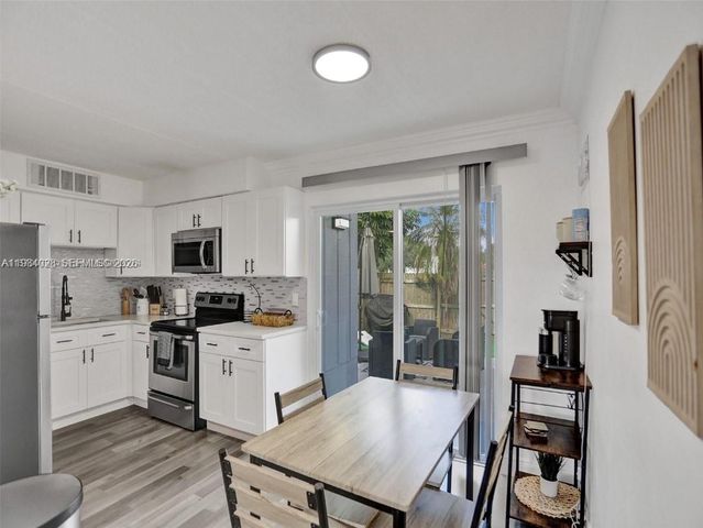 3603 Townhouse Ct, West Palm Beach, FL 33407