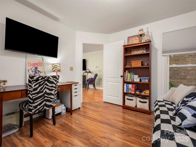 949 Kanuga Road, Hendersonville, NC 28739