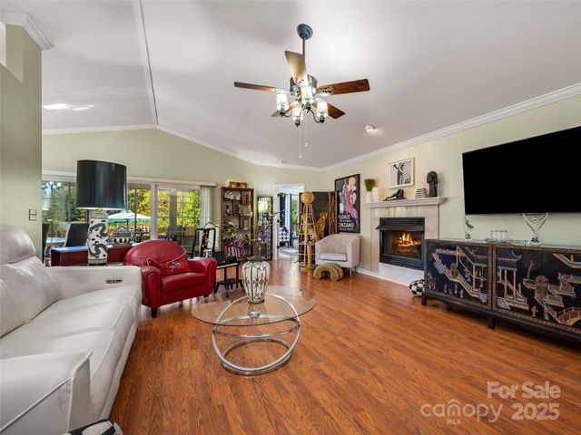 949 Kanuga Road, Hendersonville, NC 28739