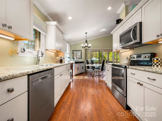 949 Kanuga Road, Hendersonville, NC 28739