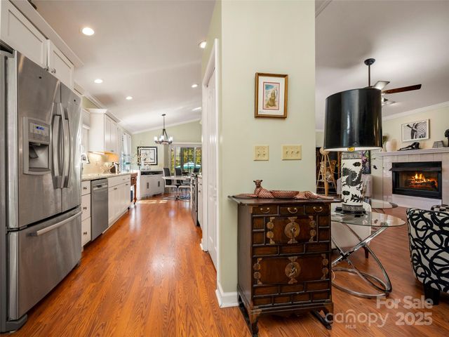 949 Kanuga Road, Hendersonville, NC 28739