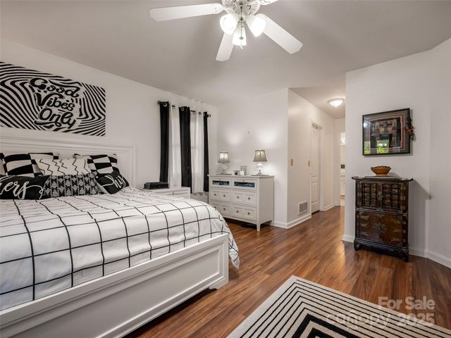 949 Kanuga Road, Hendersonville, NC 28739