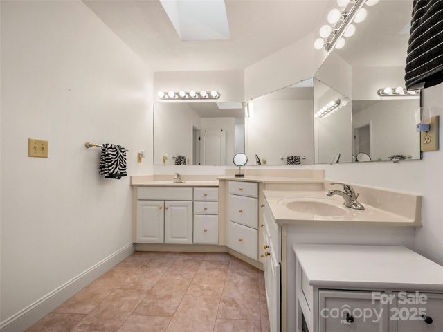 949 Kanuga Road, Hendersonville, NC 28739