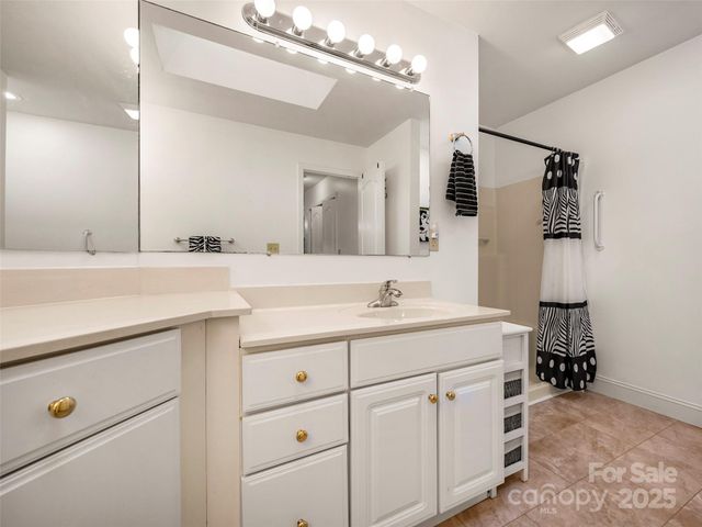 949 Kanuga Road, Hendersonville, NC 28739