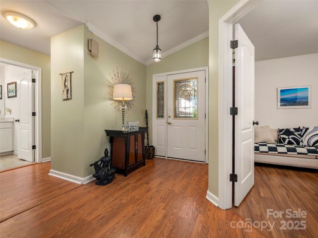 949 Kanuga Road, Hendersonville, NC 28739