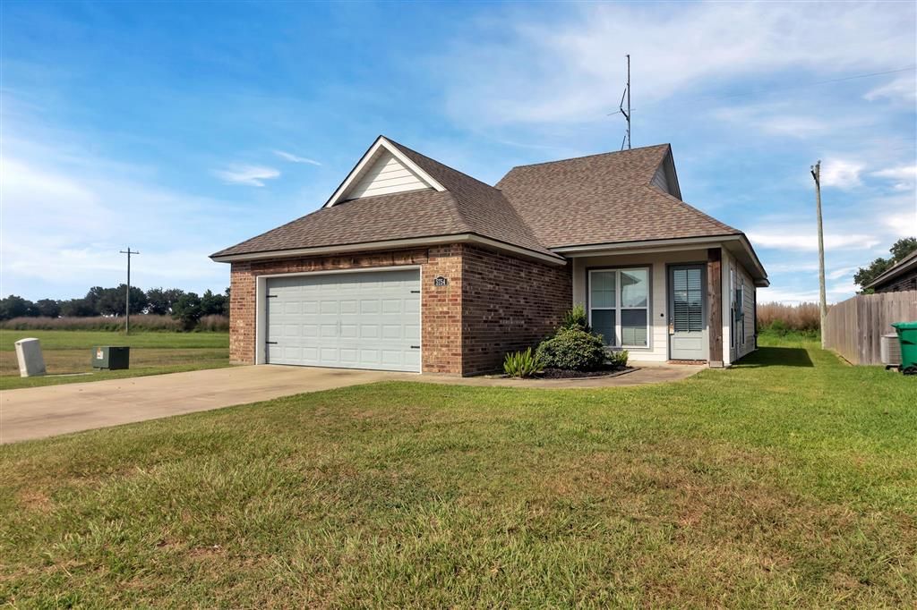 5754 Highland Hills Boulevard, Lake Charles, LA 70647
