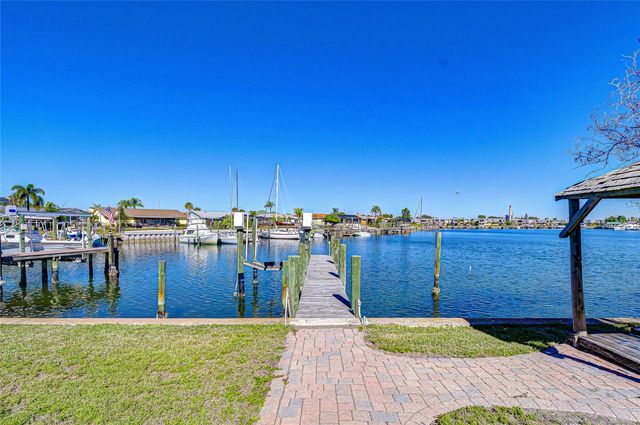 6416 LAKE SUNRISE DRIVE, Apollo Beach, FL 33572