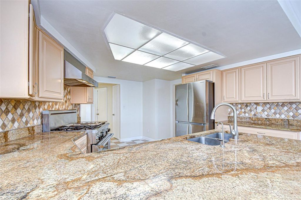 Image 12 of property listing at 6416 LAKE SUNRISE DRIVE, Apollo Beach, FL 33572