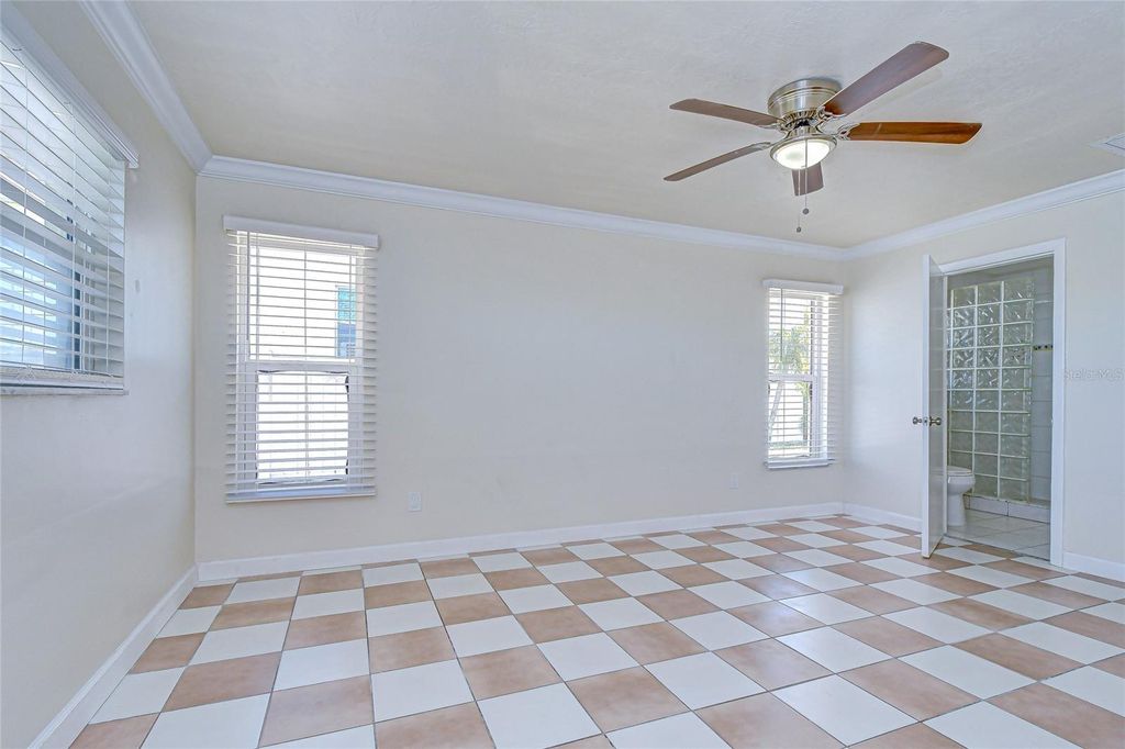 Image 15 of property listing at 6416 LAKE SUNRISE DRIVE, Apollo Beach, FL 33572