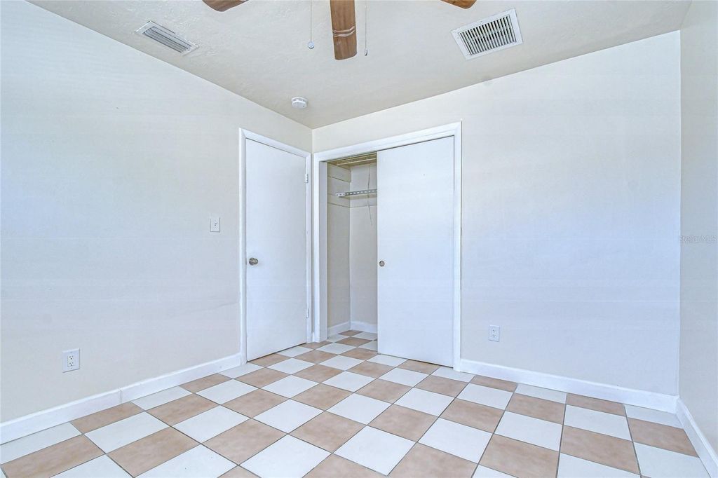 Image 20 of property listing at 6416 LAKE SUNRISE DRIVE, Apollo Beach, FL 33572