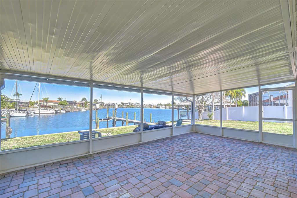 Image 22 of property listing at 6416 LAKE SUNRISE DRIVE, Apollo Beach, FL 33572