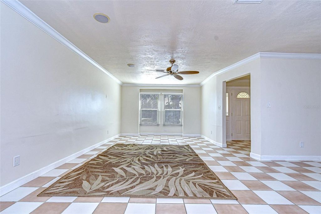 Image 6 of property listing at 6416 LAKE SUNRISE DRIVE, Apollo Beach, FL 33572