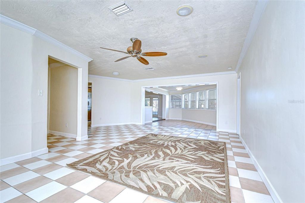 Image 7 of property listing at 6416 LAKE SUNRISE DRIVE, Apollo Beach, FL 33572