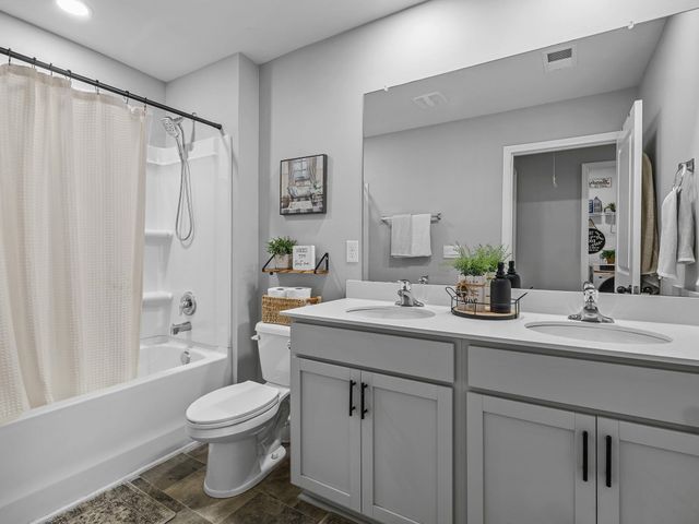 1356 Ledsham Court, Greer, SC 29651