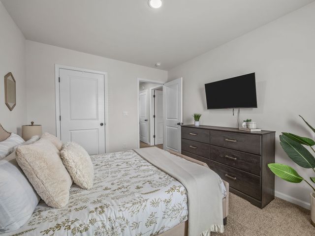 1356 Ledsham Court, Greer, SC 29651
