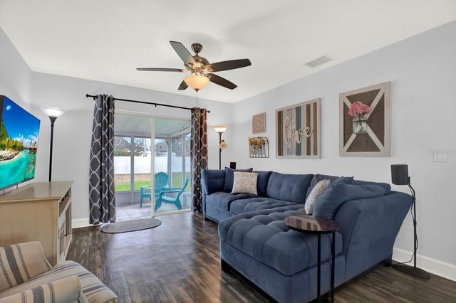 3344 37TH WAY S C1, St Petersburg, FL 33711