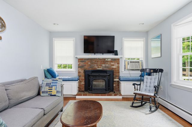 72 Old Farm Road, Bedford, NH 03110