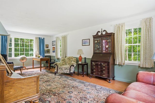 72 Old Farm Road, Bedford, NH 03110