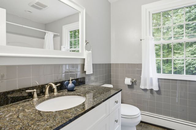 72 Old Farm Road, Bedford, NH 03110